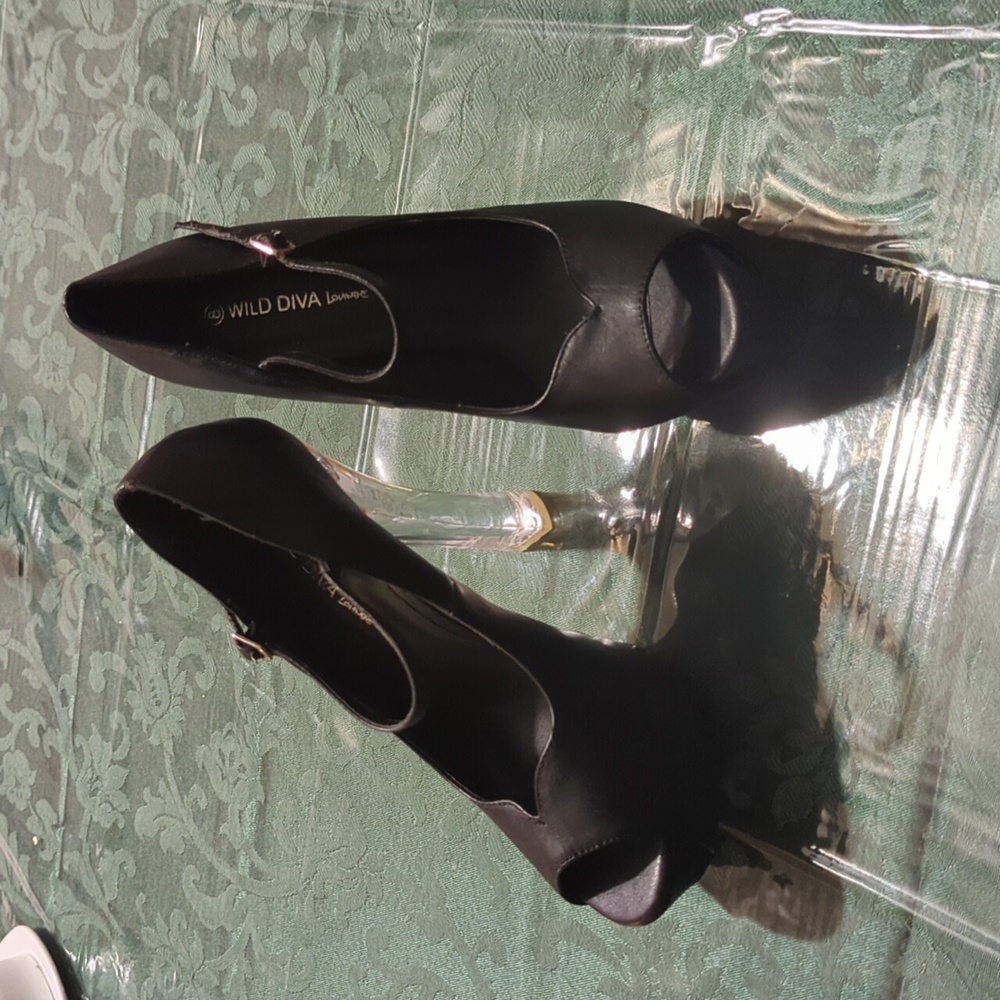 Wild diva lounge shoes size 8